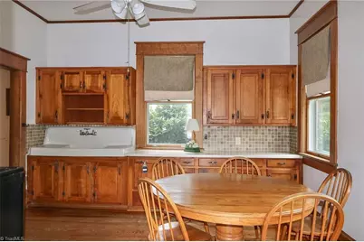 418 W Main Street, Elkin, NC 28621 - Photo 15