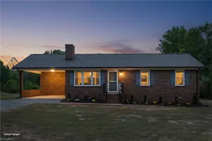 802 Strawberry Rd, Reidsville, NC 27320 - Photo 3
