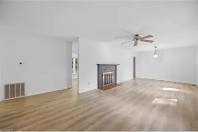 737 Lakeview Drive, Henderson, NC 27536 - Photo 5
