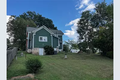 207 Summit Street, Walnut Cove, NC 27052 - Photo 5