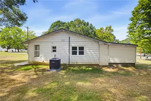214 Cedar St, Eden, NC 27288 - Photo 27