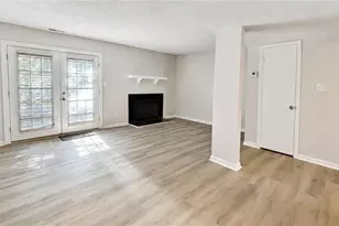301 Village Ln, Greensboro, NC 27409 - Photo 9