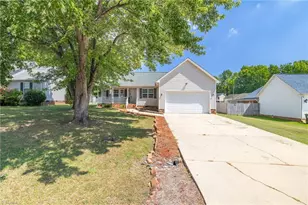 21 Oak Meadow Ln, Thomasville, NC 27360 - Photo 1