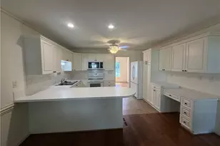 2017 Pembrooke Forest Dr, Winston-Salem, NC 27106 - Photo 3