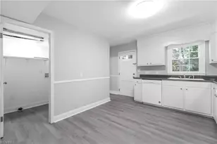 18 Forsyth St, Thomasville, NC 27360 - Photo 7