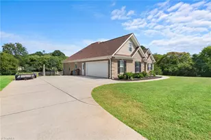 116 Steeple View Dr, Randleman, NC 27317 - Photo 3