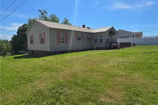 1989 Pads Rd, North Wilkesboro, NC 28659 - Photo 17