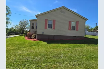 1989 Pads Road, North Wilkesboro, NC 28659 - Photo 15