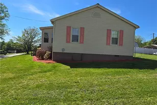 1989 Pads Rd, North Wilkesboro, NC 28659 - Photo 15