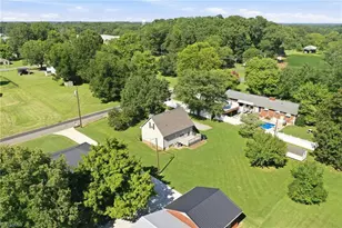 909 Highview St, Haw River, NC 27258 - Photo 7