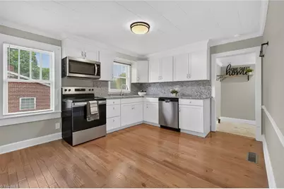 202 W Whitsett Street, Graham, NC 27253 - Photo 11