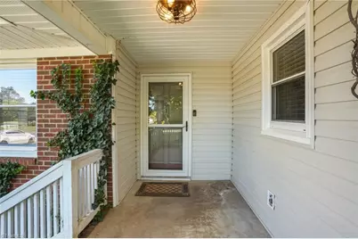 910 Pineknoll Street, Liberty, NC 27298 - Photo 9
