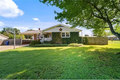 910 Pineknoll Street, Liberty, NC 27298 - Photo 5