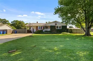 910 Pine Knoll St, Liberty, NC 27298 - Photo 3