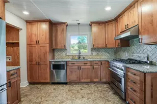 910 Pine Knoll St, Liberty, NC 27298 - Photo 19