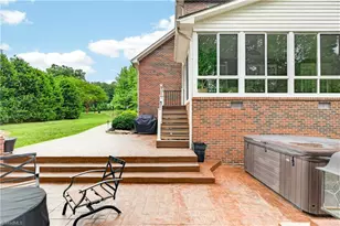 1380 Ridgewood Cir, Asheboro, NC 27203 - Photo 5