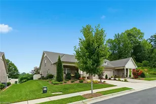 1009 Beechcrest Dr, Kernersville, NC 27284 - Photo 1
