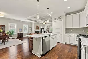 1009 Beechcrest Dr, Kernersville, NC 27284 - Photo 9