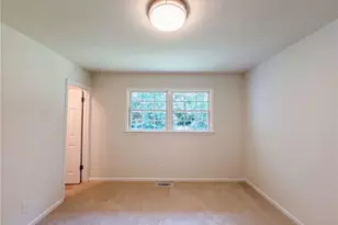 4154 Edgeware Rd, Winston-Salem, NC 27106 - Photo 11