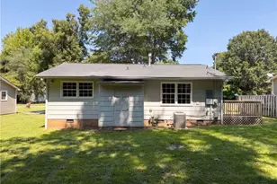4154 Edgeware Rd, Winston-Salem, NC 27106 - Photo 5