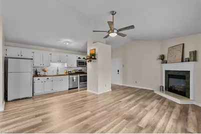 3701 Cotswold Terrace #7M, Greensboro, NC 27410 - Photo 9