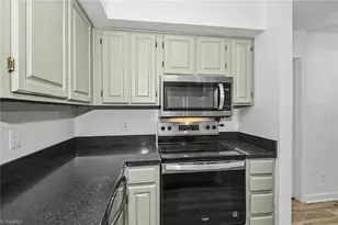 102 Wafco Ln, Greensboro, NC 27401 - Photo 9