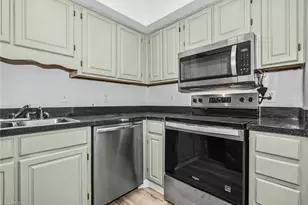 102 Wafco Ln, Greensboro, NC 27401 - Photo 7