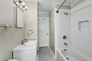 2010 Liberty Dr, Greensboro, NC 27408 - Photo 19
