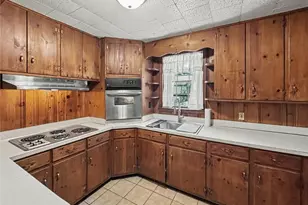 2010 Liberty Dr, Greensboro, NC 27408 - Photo 9