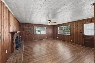 2010 Liberty Dr, Greensboro, NC 27408 - Photo 11