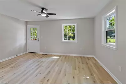 1009 Sykes Avenue, Greensboro, NC 27405 - Photo 5