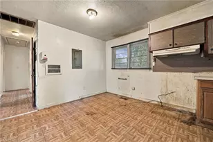 302 E 17th St, Scotland Neck, NC 27874 - Photo 15