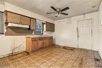 302 E 17th Street, Scotland Neck, NC 27874 - Photo 11