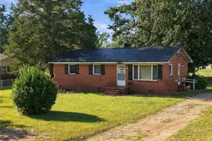 302 E 17th St, Scotland Neck, NC 27874 - Photo 1
