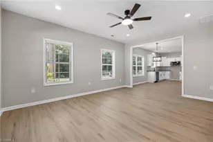 806 High St, Burlington, NC 27215 - Photo 11