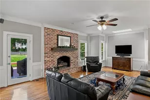 4025 Huntscroft Ln, Winston-Salem, NC 27106 - Photo 3