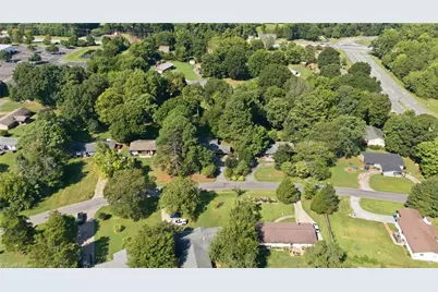 4906 Yarmouth Drive, Greensboro, NC 27407 - Photo 39