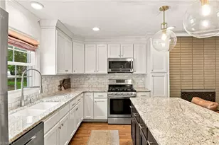 136 Lawndale Dr, Winston-Salem, NC 27104 - Photo 13