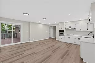 2110 Kylemore Dr, Greensboro, NC 27406 - Photo 17