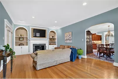 2219 W Friendly Avenue, Greensboro, NC 27403 - Photo 7