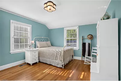 2219 W Friendly Avenue, Greensboro, NC 27403 - Photo 23