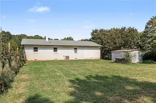 275 Brenda Dr, Thomasville, NC 27360 - Photo 17