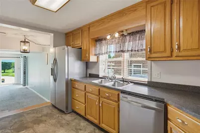 218 Williamson Street, Burlington, NC 27215 - Photo 7