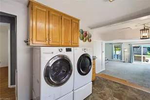 218 Williamson St, Burlington, NC 27215 - Photo 9