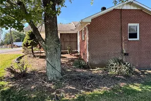 200 W King St, King, NC 27021 - Photo 11