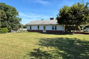 200 W King St, King, NC 27021 - Photo 5