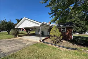 200 W King St, King, NC 27021 - Photo 27