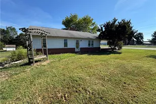 200 W King St, King, NC 27021 - Photo 9