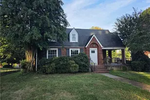 607 W Main St, Pilot Mountain, NC 27041 - Photo 7