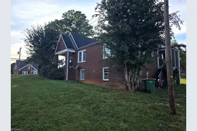 607 W Main Street, Pilot Mountain, NC 27041 - Photo 5